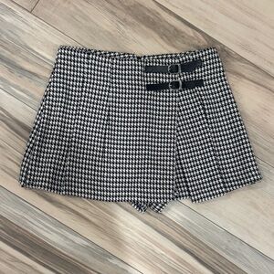NWT Women’s Copper Key Black and White Houndstooth Skort | Dillards | Small